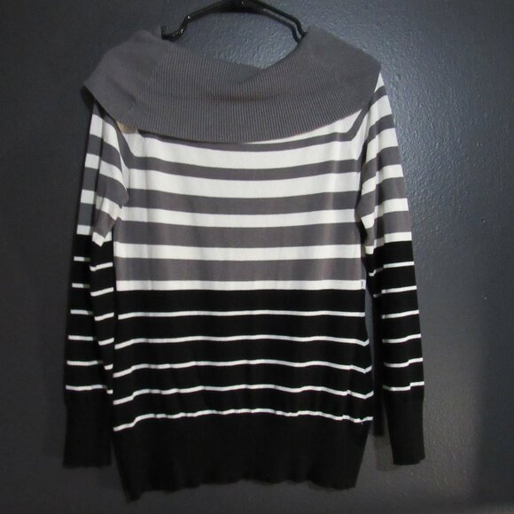 Questions Sz Medium Striped Sweater - Picture 3 of 4